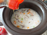 美味的香菇鸡肉粥做法图解11)