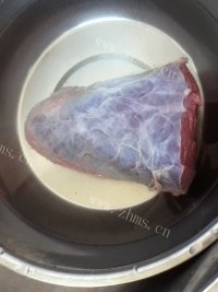 食欲满满的牛肉辣椒酱做法图解3)
