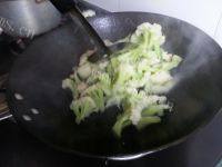 家常清炒花菜做法图解1)