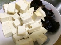 白菜炖豆腐做法图解2)