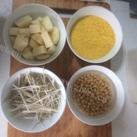 美味的小米土豆焖饭做法图解1)