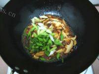 香菇肉末做法图解7)