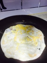 滋补的鸡蛋灌饼做法图解10)