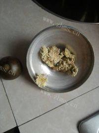 自制罗汉果菊花茶做法图解1)