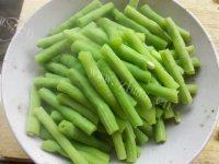 口感好的茄子炒豆角做法图解6)