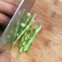 干煸眉豆做法图解2)