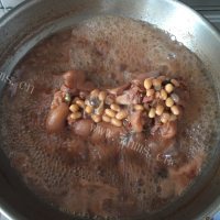 色香味浓的炖猪蹄做法图解14)