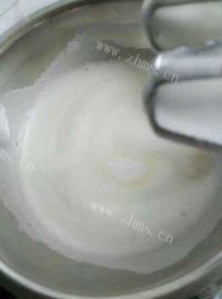 自制六寸戚风蛋糕做法图解8)