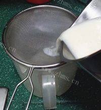 美味的杏仁豆浆做法图解9)