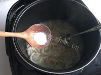 猪皮冻做法图解11)