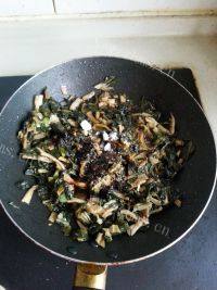 老爸做的梅菜扣肉做法图解8)