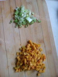 美味的南瓜虾仁炒饭做法图解1)
