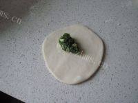 自制芹菜猪肉包做法图解8)