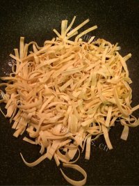 家常菜干豆腐炒韭菜做法图解3)