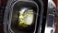 自制肉松面包做法图解5)