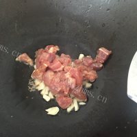 好吃的榨菜瘦肉炒肠粉做法图解8)