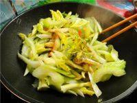 家常菜芹菜胡萝卜炒肉丝做法图解6)
