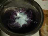 自制紫薯芝麻饼做法图解2)