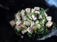 茼蒿炒豆腐做法图解4)