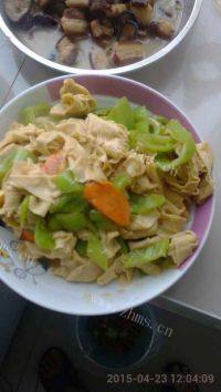 家常菜尖椒干豆腐