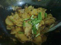 家常菜土豆片炒肉做法图解8)