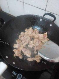 口感不错的肉片炒苦瓜做法图解4)