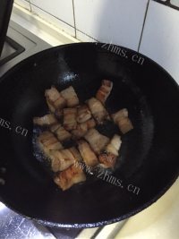 鲜美嫩滑的海带千张炖五花做法图解9)