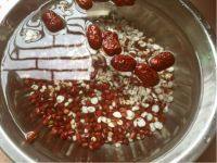 香甜红豆薏米茨实糖水的做法图解二