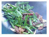 「自创」蒜苗炒腊肉
