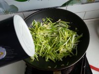 香气浓郁的鸡蛋炒蒜苗做法图解10)