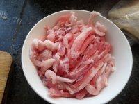 简易的肉丝炒豆角做法图解1)