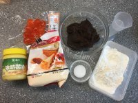 自制蛋黄酥做法图解1)
