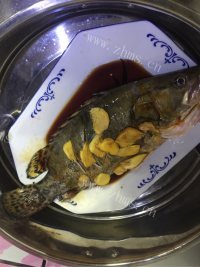 色味俱佳的清蒸桂鱼做法图解3)