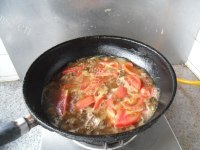 香喷喷的牛肉炖柿子做法图解10)
