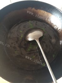 美味的小白菜肉丸汤做法图解6)