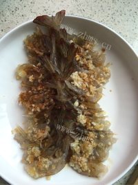 唇齿留香的蒜蓉蒸虾做法图解4)