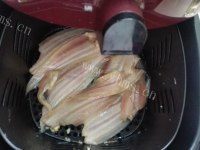 香脆酥炸猫舌头鱼做法图解4)