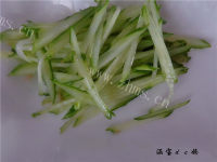美味的凉拌手撕鸡做法图解6)