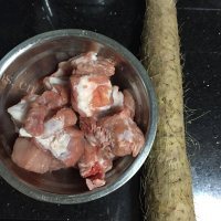 香喷喷的山药排骨汤做法图解1)