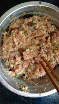 美味的鲜虾小馄饨做法图解7)