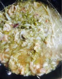 自制酸菜粉丝肉丝汤做法图解4)