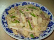 飘香的茭白炒肉片