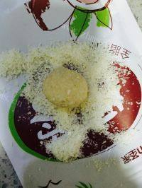 自制蛋白椰蓉球做法图解8)