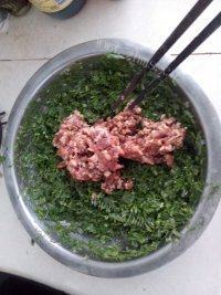 诱人的猪肉茴香包子做法图解7)
