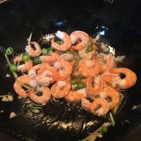 美味的苹果咖喱虾做法图解7)
