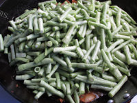 营养美味的豇豆角蒸卤面做法图解8)