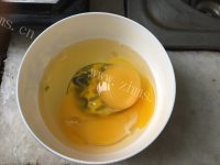 西红柿炒鸡蛋做法图解4)