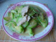 家常菜西葫芦炒肉片