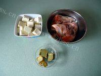 「DIY」咖喱三文鱼头煮豆腐做法图解2)