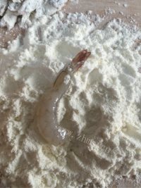 喷香的香酥虾做法图解2)